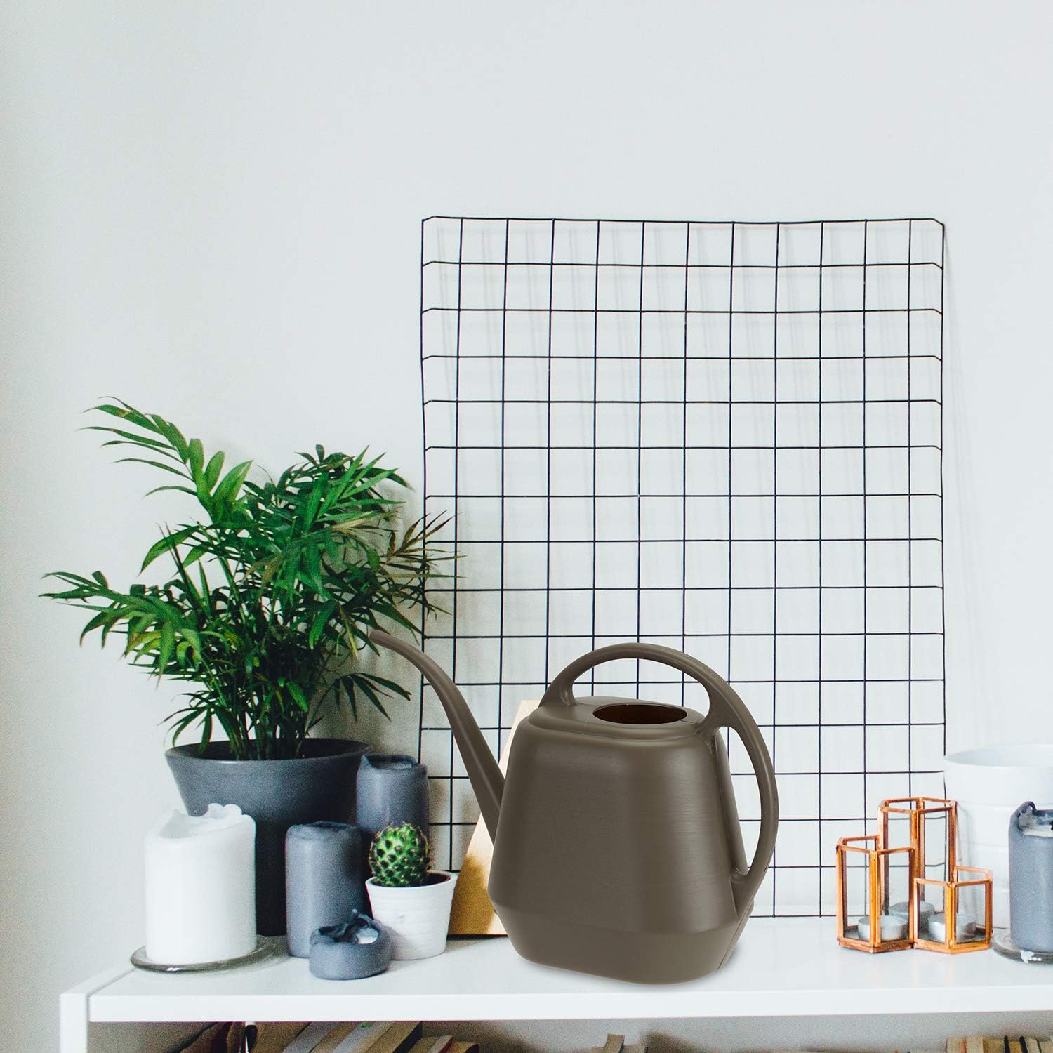 Vintage Brown Gardening Watering Can: Combining Practicality and Aesthetics to Care for Every Plant